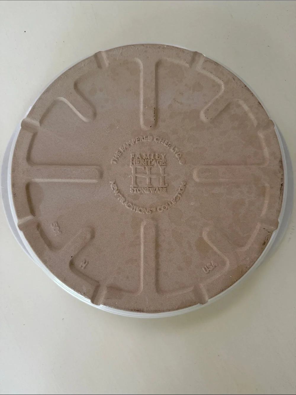 The Pampered Chef Round Stoneware Baking Dish